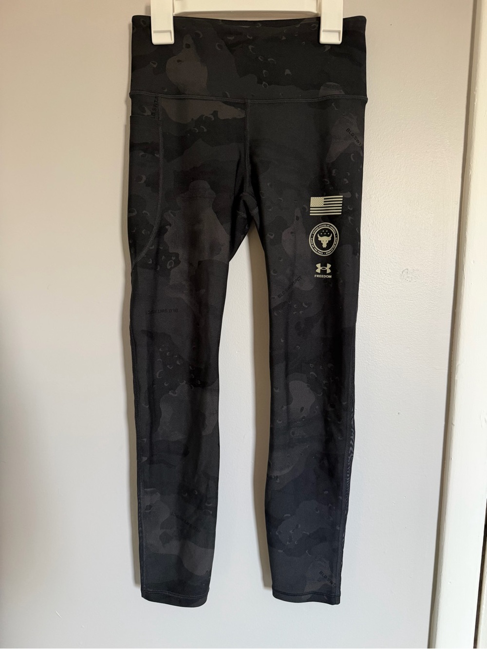 Under Armour Black & Charcoal Camo Capri Performance Leggings